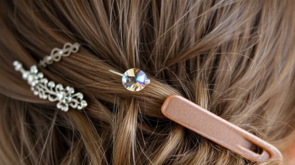 Top 10 accessoires cheveux pour embellir votre look quotidien